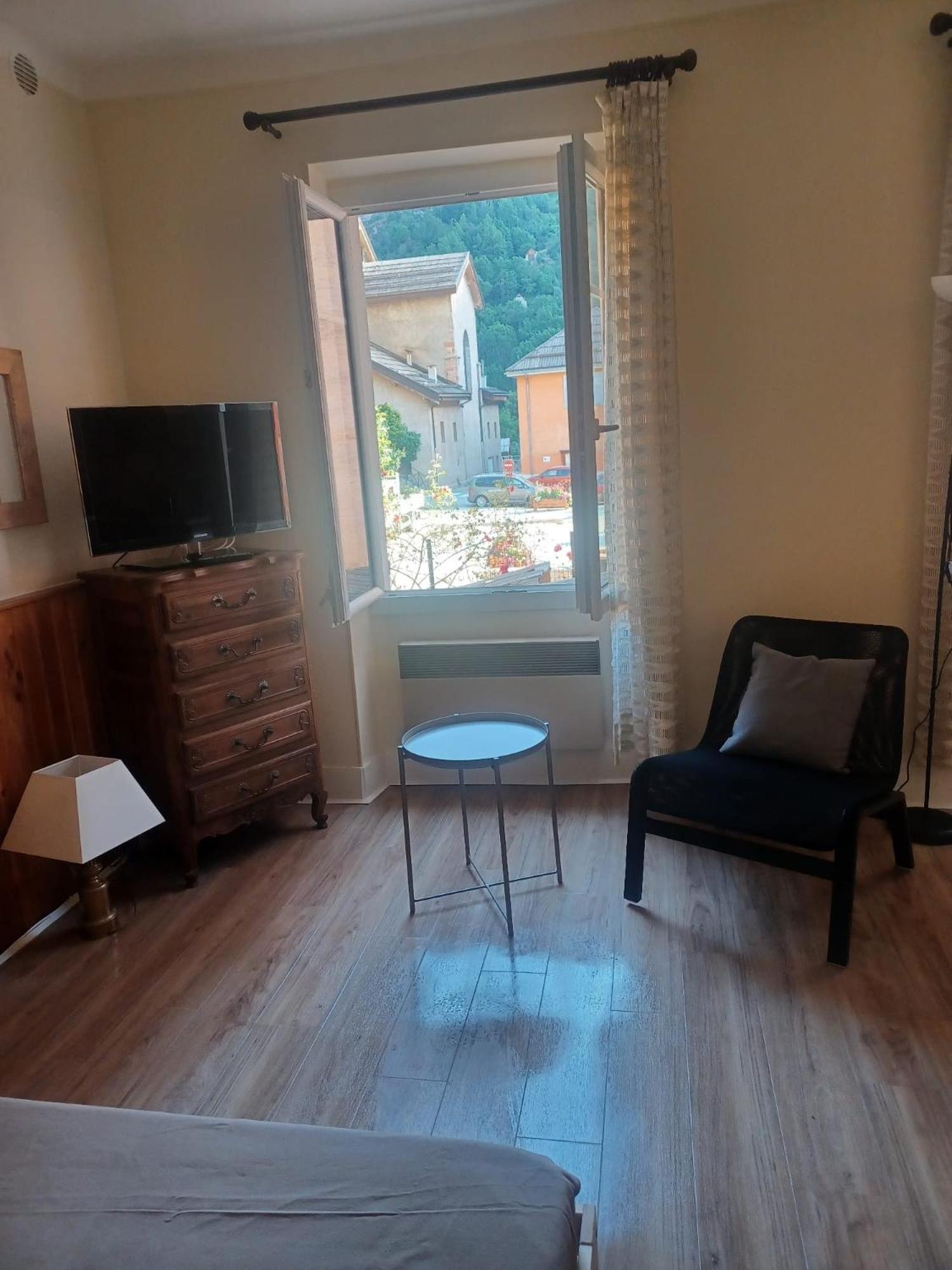 Studio Le Clocher Saint-Étienne-de-Tinée Екстериор снимка
